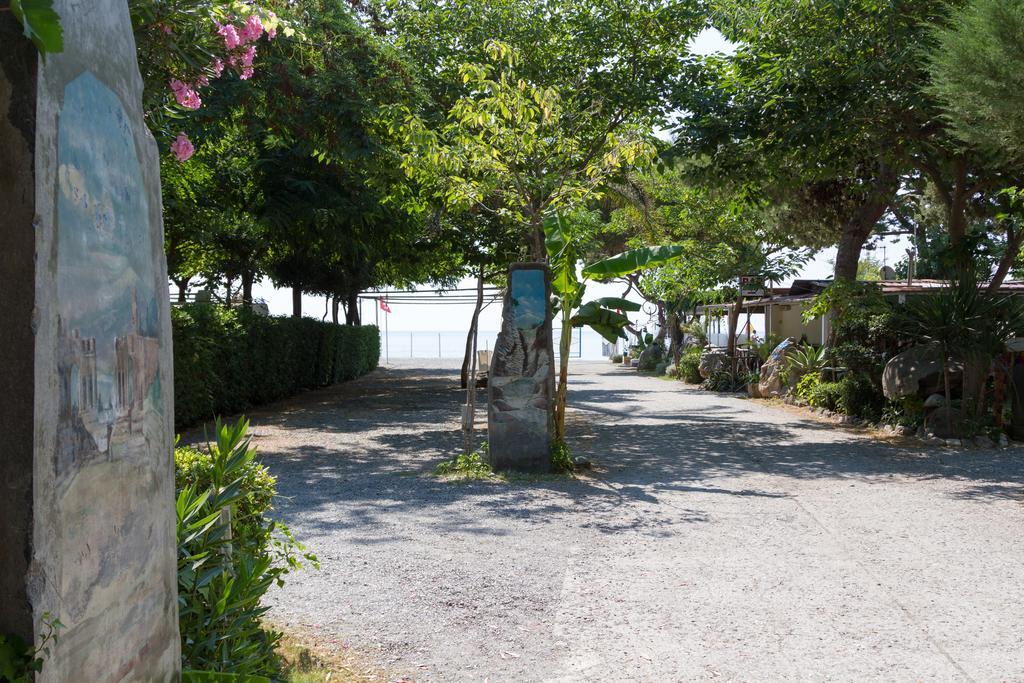 Camping La Focetta Sicula SantʼAlessio Siculo Exteriör bild